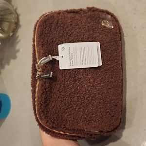 Lululemon everywhere belt bag large NWT